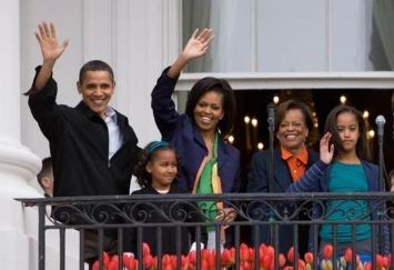 Obama Family April 2009.jpg